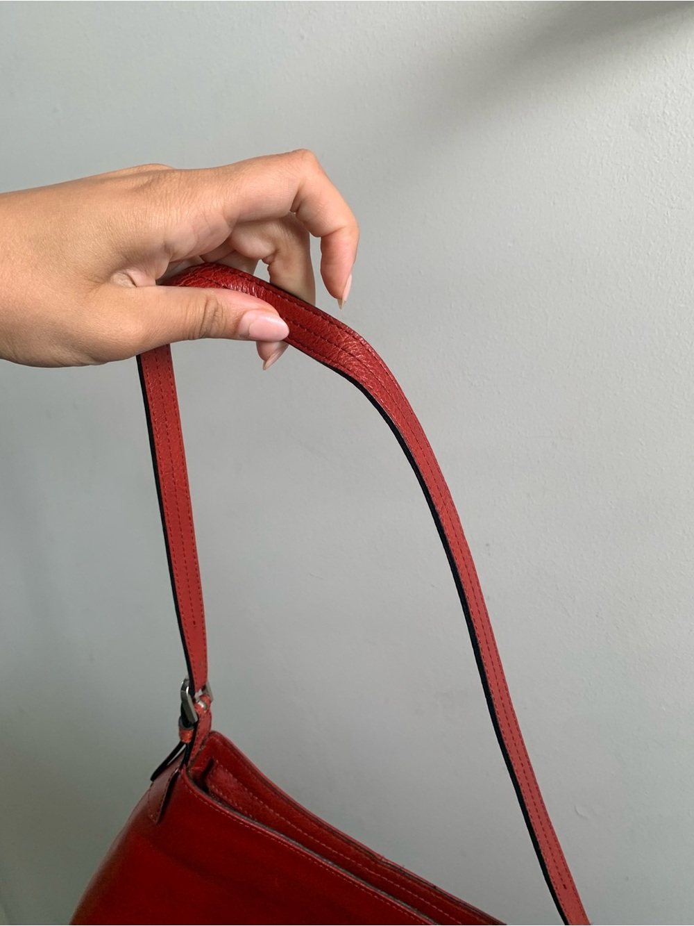 Wilsons Leather Red Leather Shoulder Bag with Single Strap - Picture 5 of 9